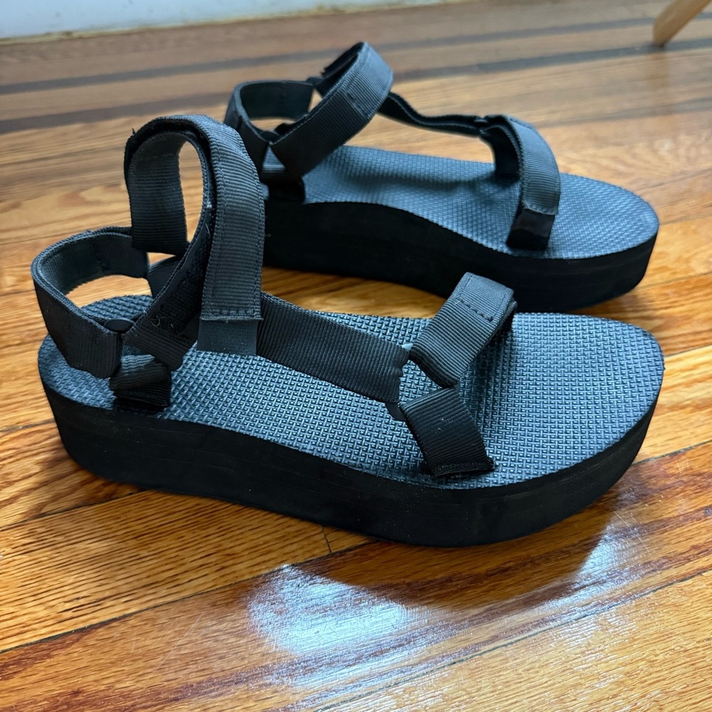 Teva Platform Sandal, 9